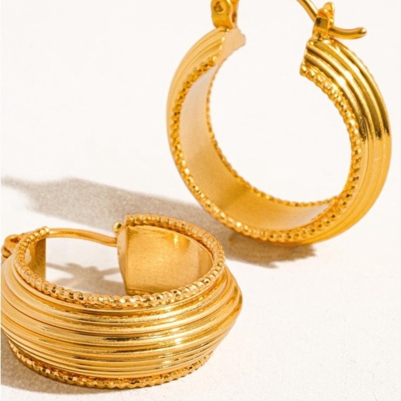 18K Gold Textured Hoops - Picture 3 of 4